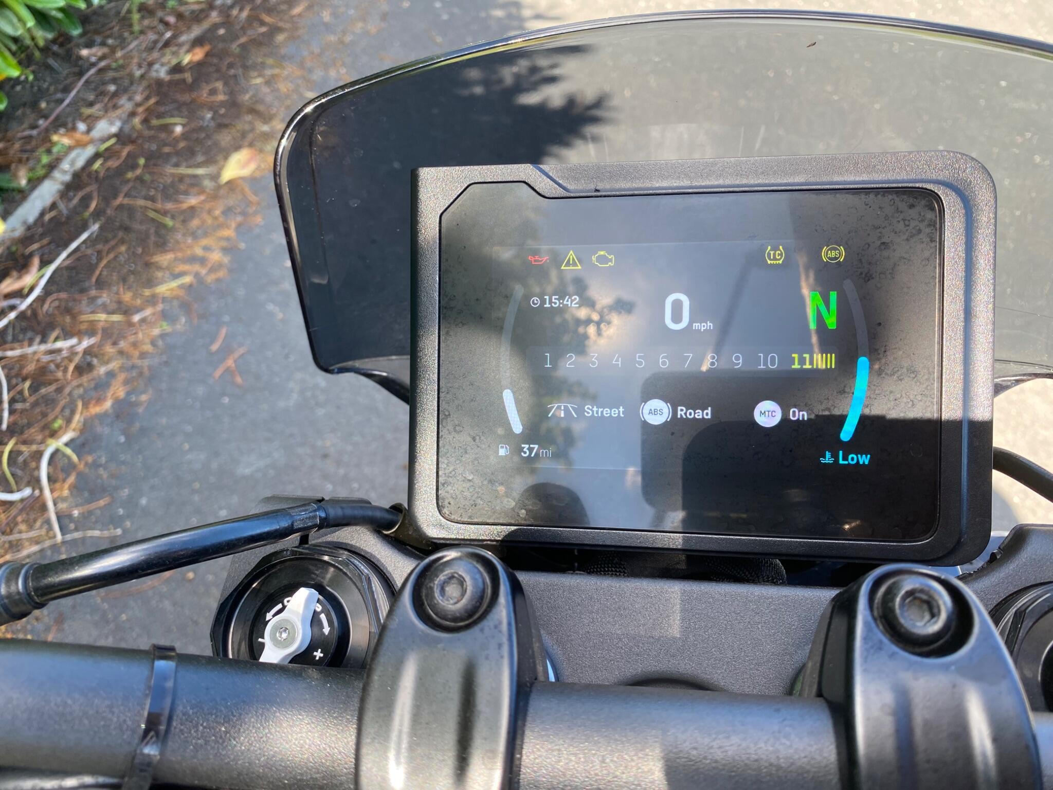 2024 24 Reg Husqvarna Svartpilen 401